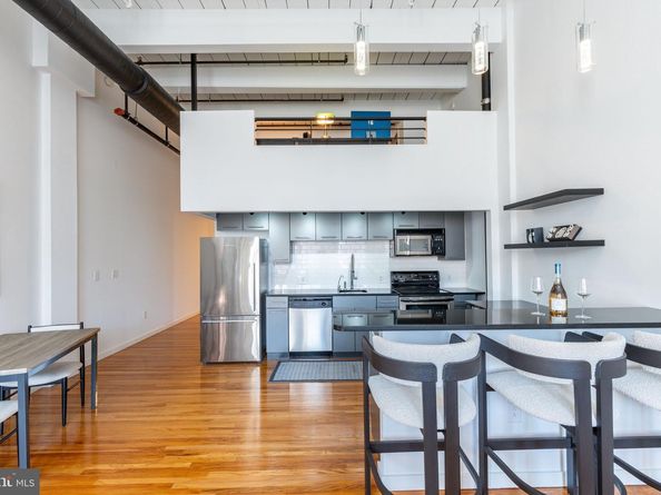 1027 Arch Street 404, Philadelphia PA 19107