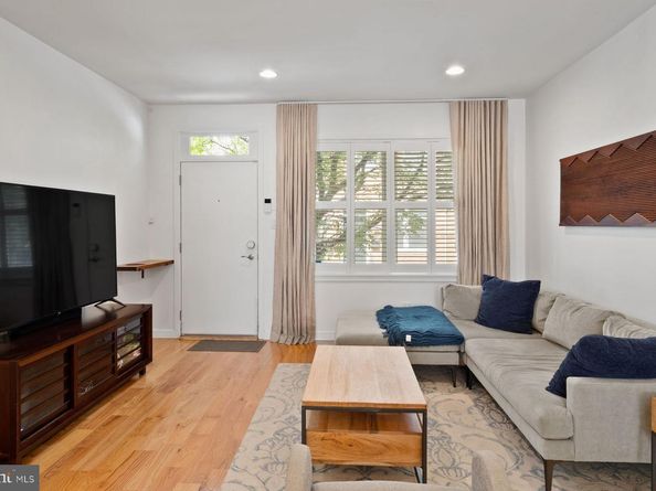 1836 Manton Street, Philadelphia PA 19146