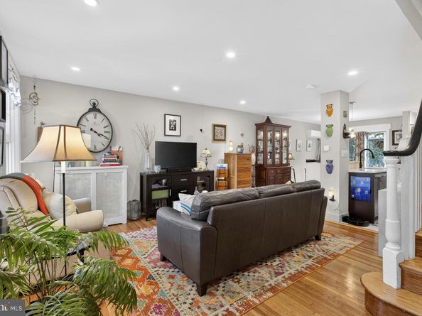 7704 Ardleigh Street, Philadelphia PA 19118