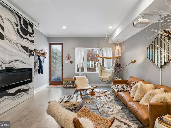 1027 Cross Street, Philadelphia PA 19147