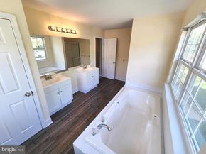 7 Dukes Way, Feasterville Trevose PA 19053