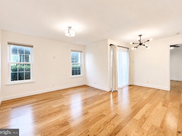 3308 Wyndham Circle 124, Alexandria VA 22302