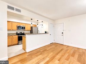 3308 Wyndham Circle 124, Alexandria VA 22302