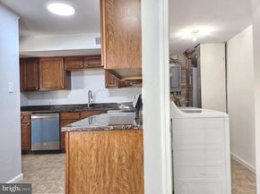 4587 Logsdon Drive 31, Annandale VA 22003
