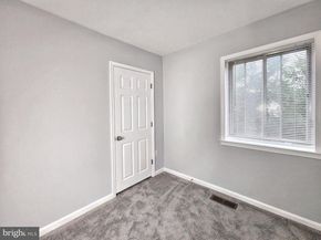 4587 Logsdon Drive 31, Annandale VA 22003