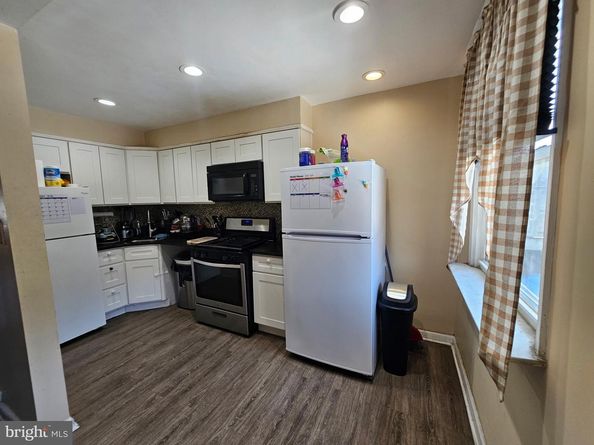 7254 Calvert Street, Philadelphia PA 19149