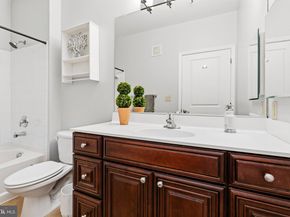 2665 Prosperity Avenue 105, Fairfax VA 22031