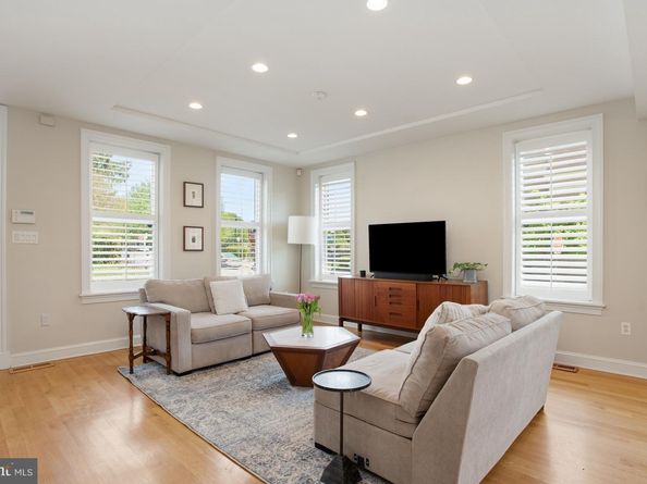 3500 T Street NW, Washington DC 20007