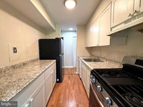 3312 Woodburn Village Drive 31, Annandale VA 22003