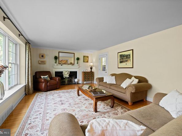 1141 Wisteria Drive, Malvern PA 19355