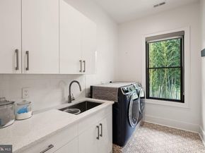 1054 Kinglet Court, Mclean VA 22101