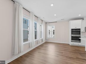 13695 Innovation Station Loop 77B, Herndon VA 20171