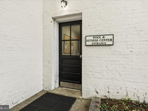 1317 S Walter Reed Drive 17201, Arlington VA 22204