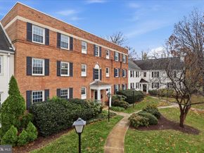 1317 S Walter Reed Drive 17201, Arlington VA 22204