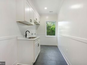 132 N Earley, Alexandria VA 22304