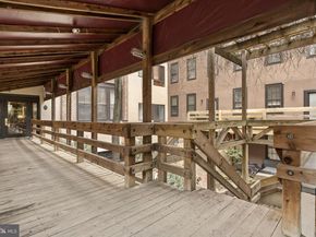 301 Race Street C002, Philadelphia PA 19106