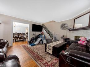 373 Upland Way, Drexel Hill PA 19026