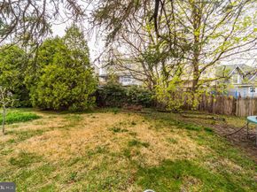 373 Upland Way, Drexel Hill PA 19026