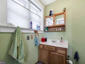 373 Upland Way, Drexel Hill PA 19026