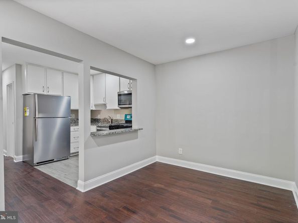 49 Skyhill Road 201, Alexandria VA 22314