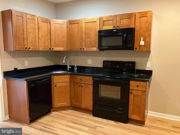 423 N 40TH Street, Philadelphia PA 19104