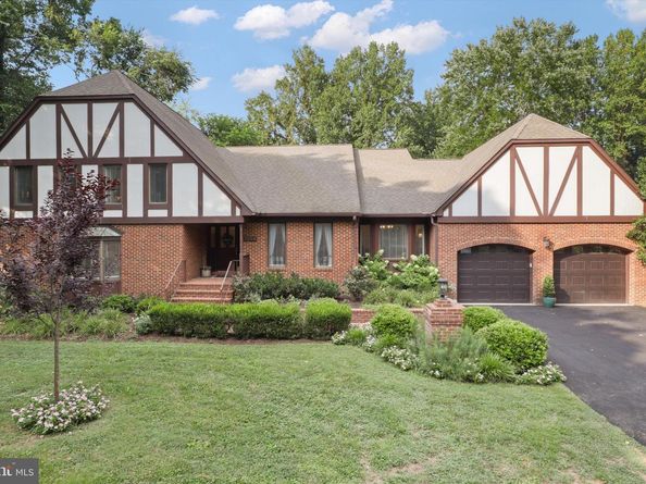 7054 Idylwood Road, Falls Church VA 22043