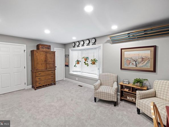 7054 Idylwood Road, Falls Church VA 22043