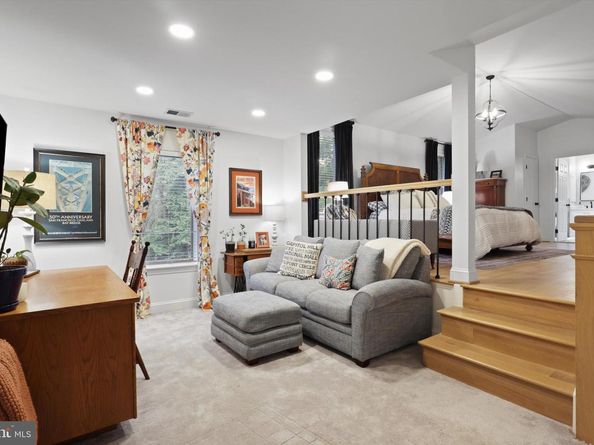 7054 Idylwood Road, Falls Church VA 22043