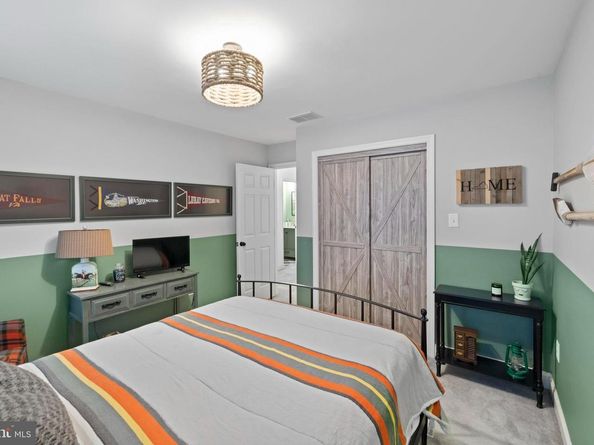 7054 Idylwood Road, Falls Church VA 22043