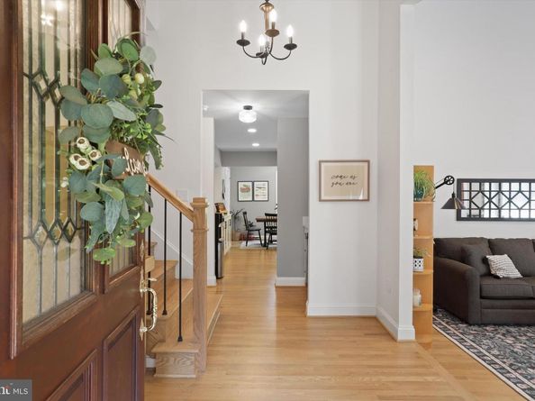 7054 Idylwood Road, Falls Church VA 22043