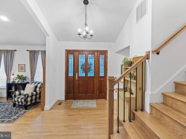 7054 Idylwood Road, Falls Church VA 22043
