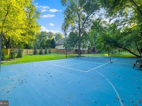 7054 Idylwood Road, Falls Church VA 22043