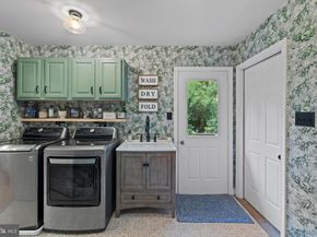 7054 Idylwood Road, Falls Church VA 22043