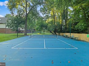 7054 Idylwood Road, Falls Church VA 22043