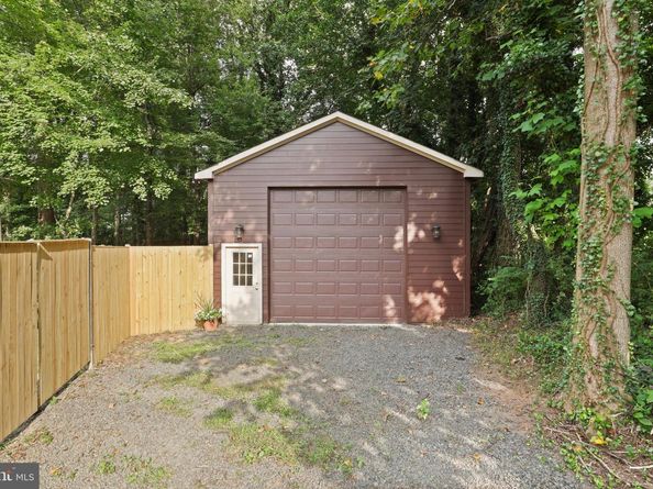 7054 Idylwood Road, Falls Church VA 22043