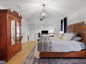 7054 Idylwood Road, Falls Church VA 22043