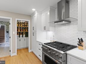 7054 Idylwood Road, Falls Church VA 22043