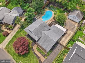 702 Williamsburg Road, Sterling VA 20164