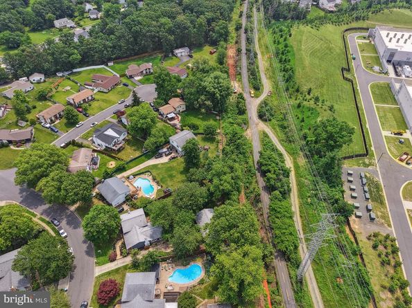702 Williamsburg Road, Sterling VA 20164