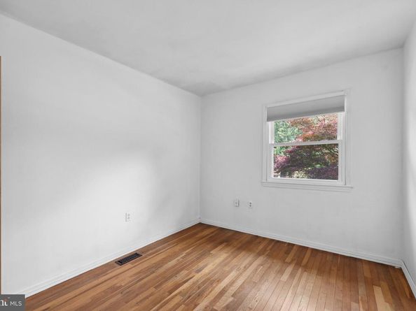 702 Williamsburg Road, Sterling VA 20164