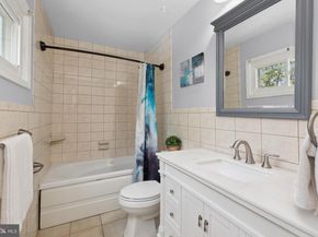 702 Williamsburg Road, Sterling VA 20164
