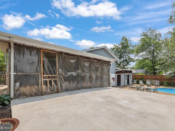 702 Williamsburg Road, Sterling VA 20164