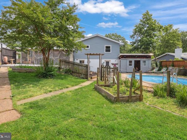 702 Williamsburg Road, Sterling VA 20164
