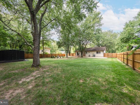 909 Mcdaniel Court, Herndon VA 20170