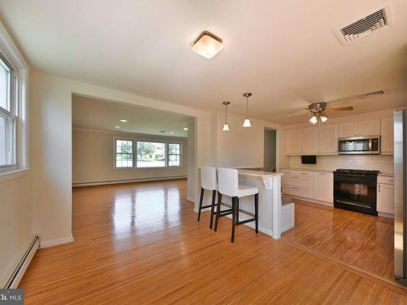 2106 Carolton Way, Flourtown PA 19031