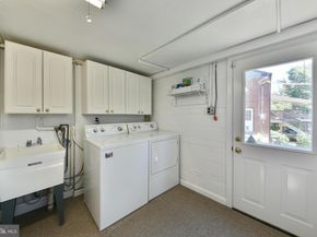 2106 Carolton Way, Flourtown PA 19031