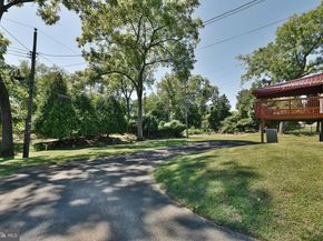 2106 Carolton Way, Flourtown PA 19031
