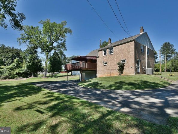 2106 Carolton Way, Flourtown PA 19031