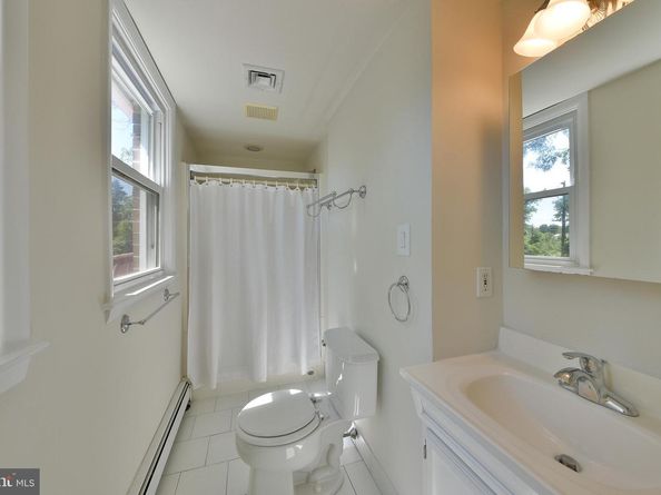 2106 Carolton Way, Flourtown PA 19031