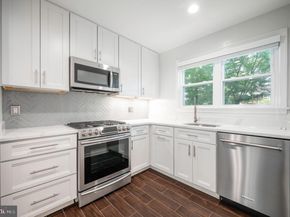 6065 Hardwick Place, Falls Church VA 22041